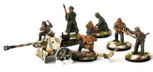 Italeri German PAK 40 AT Gun with Servants (WWII) 1:72 Model Kit image