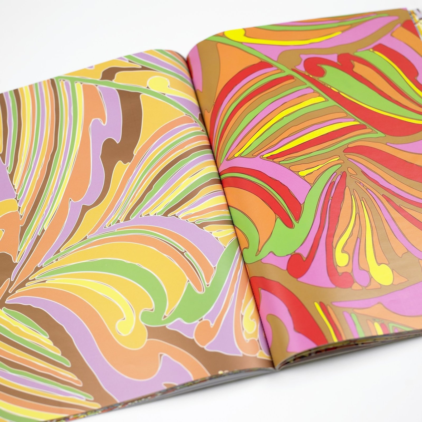 Psychedelic: Gift Wrapping Paper Book Vol. 7 on Paperback by Pepin Van Roojen