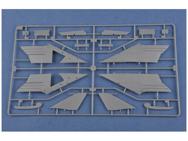 Hobby Boss: 1/48 Su-17UM3 Fitter-G - Model Kit image