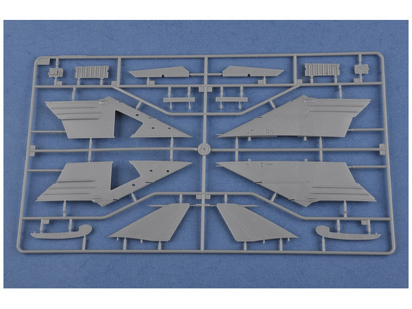 1/48 Su-17UM3 Fitter-G - Model Kit image