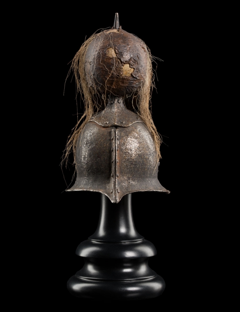 Lord of the Rings: Skull Trophy Helm of the Orc Lieutenant - by Weta image