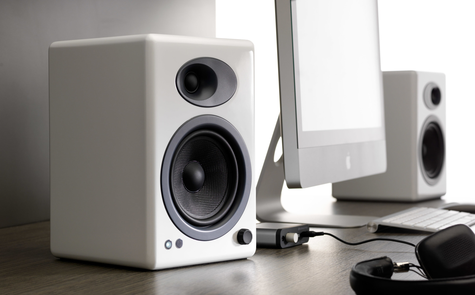 Audioengine A5+ Classic Powered Bookshelf Speakers For Desktop PC Gloss White