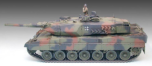 Tamiya 1/35 Leopard 2 A5 Main Battle Tank - Model Kit image