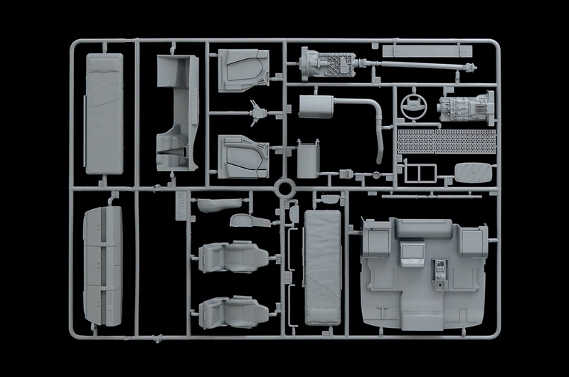 Italeri: 1/24 MAN TGX XXL - Model Kit image
