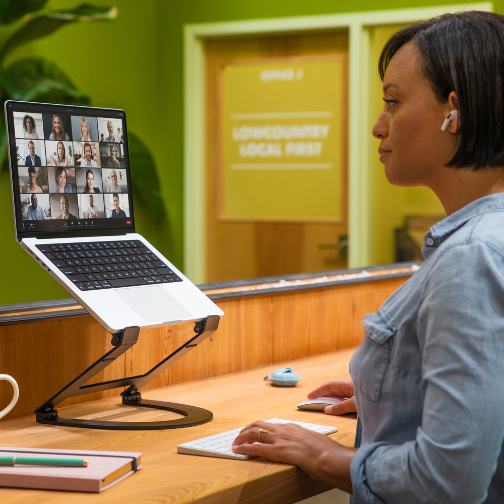 TWELVE SOUTH Curve Flex flexible desktop stand for MacBook / Laptops