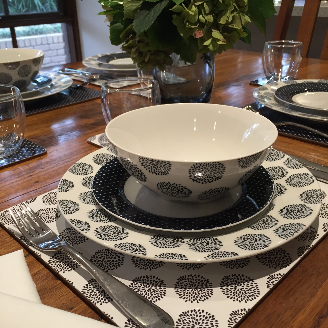 Maxwell & Williams Print Indigo Dinner Set (16 Piece) at Mighty Ape NZ Maxwell & Williams Print Indigo Dinner Set (16 Piece) at Mighty Ape NZ