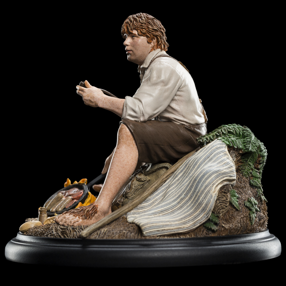 Samwise Gamgee Gandalf Statue image