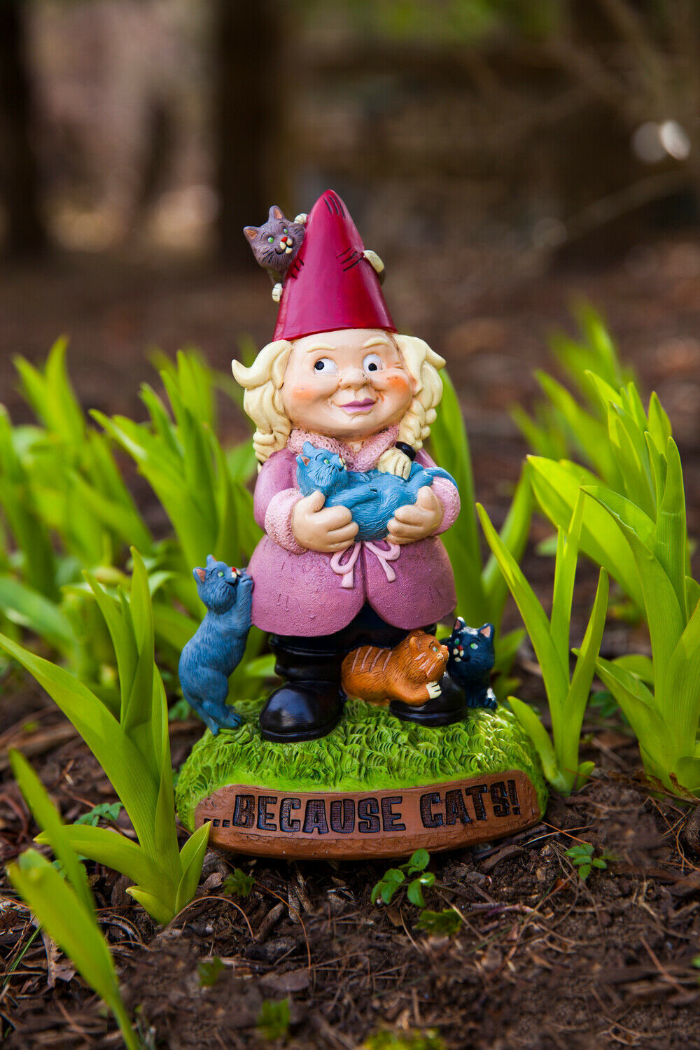 BigMouth – The Crazy Cat Lady Garden Gnome