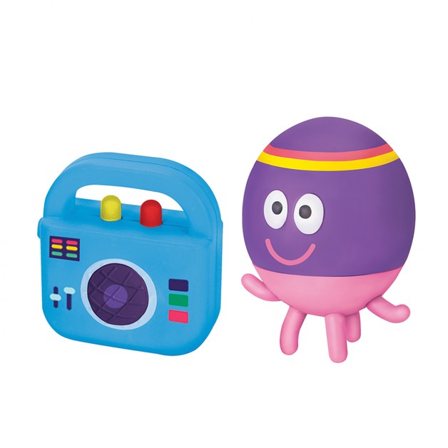 Hey Duggee: Collectible Figurine Duo Pack - Betty & Boombox Badge