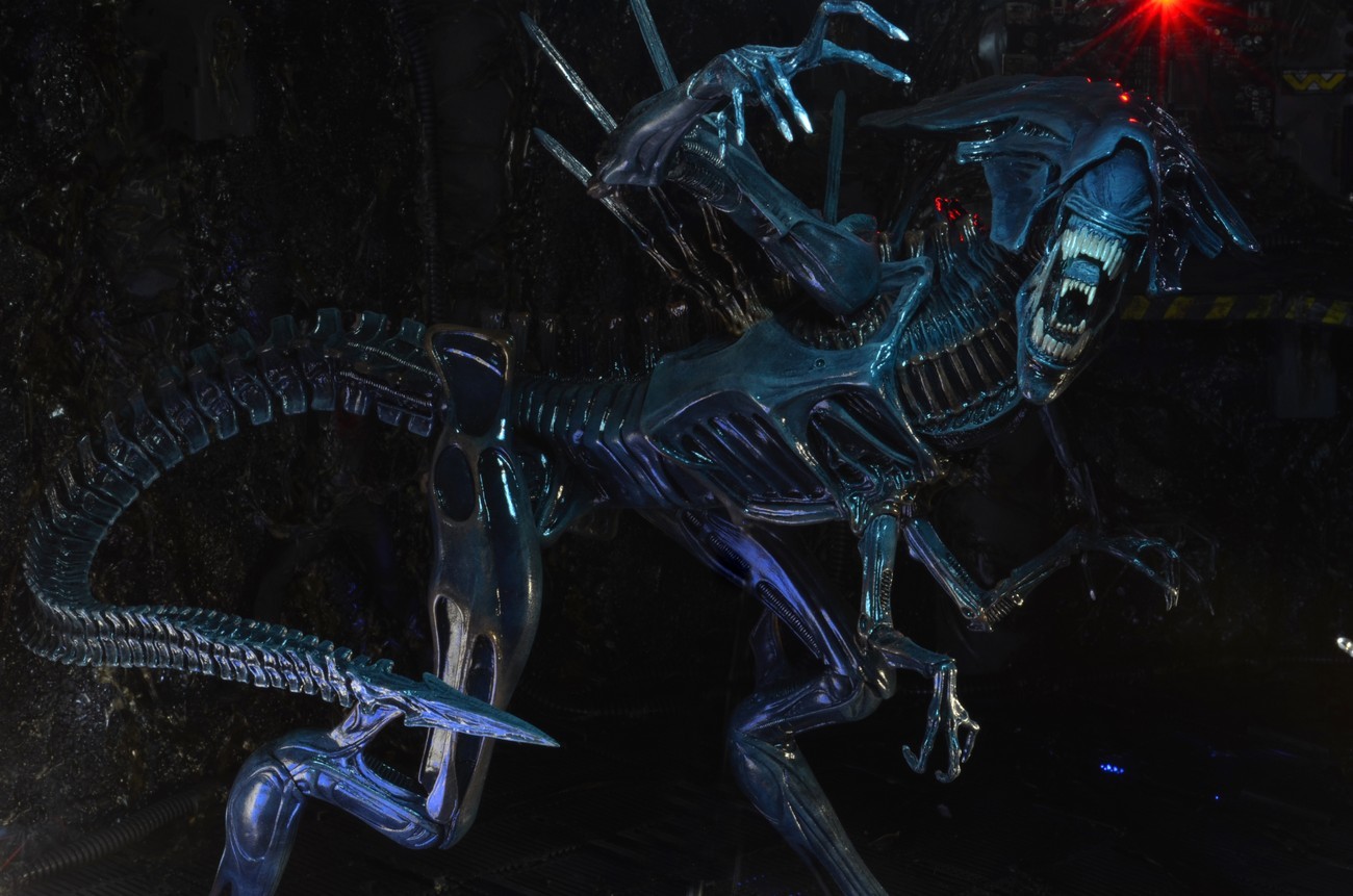 Aliens: Xenomorph Queen - Deluxe Action Figure image