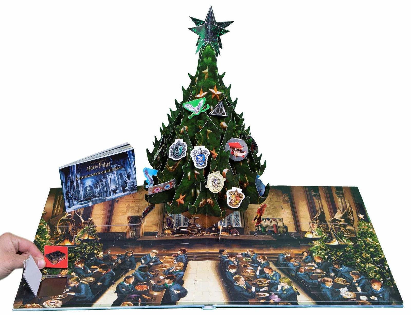 Harry Potter: A Hogwarts Christmas Pop-Up Advent Calendar by Insight Editions image