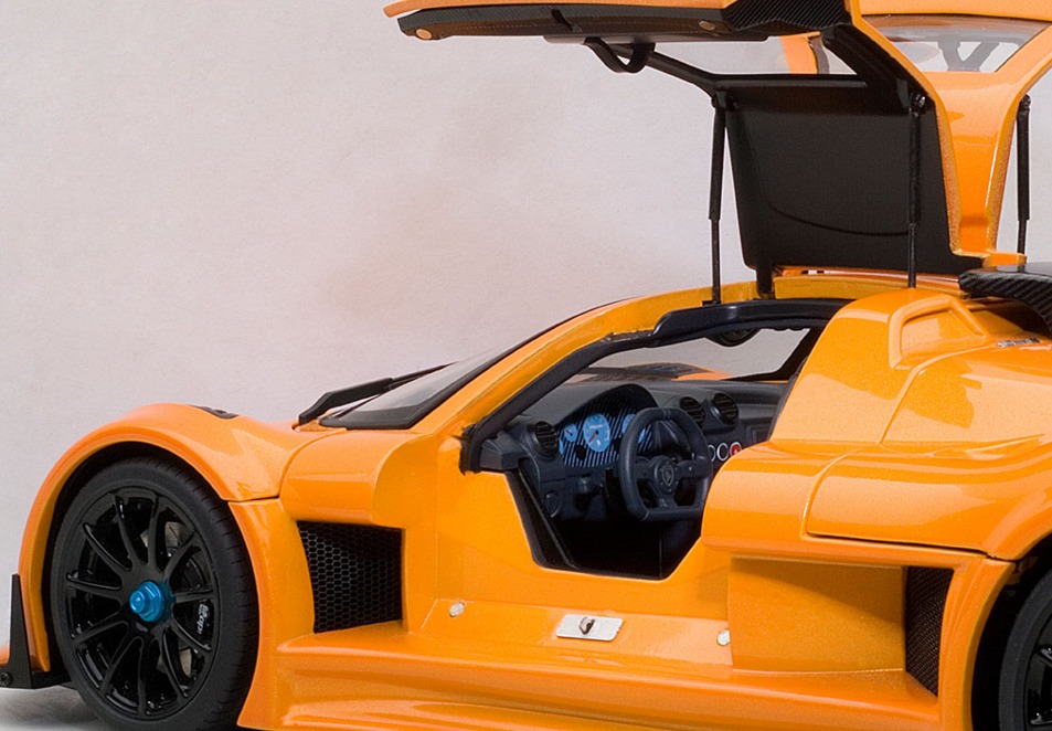 Autoart: 1/18 Gumpert Apollo S (Metallic Orange)