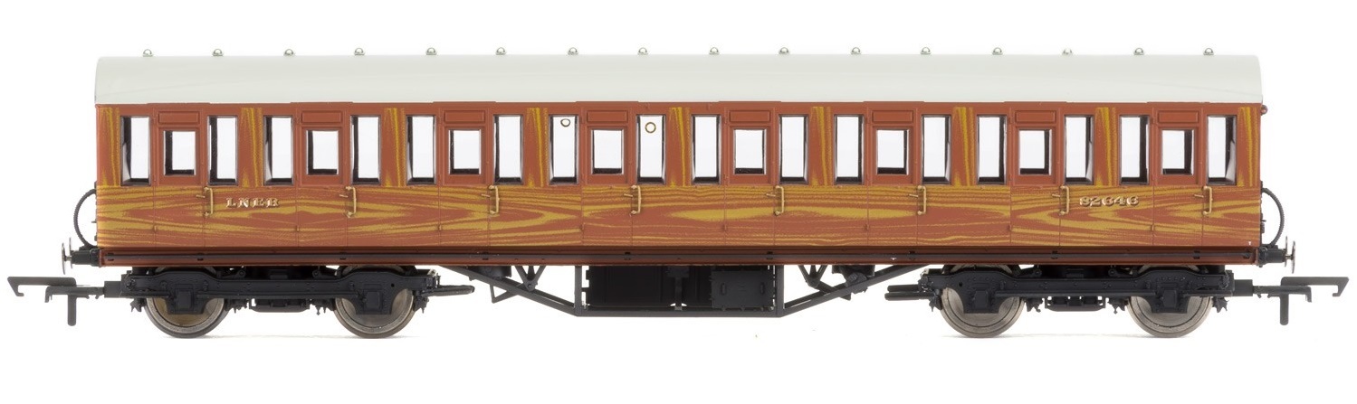Hornby: LNER Thompson Non-corridor 3rd Class Coach Teak image