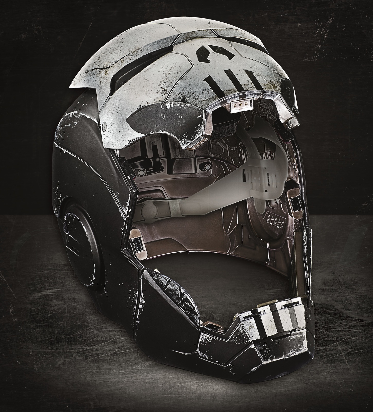Marvel Legends: The Punisher (War Machine) - Electronic Helmet image