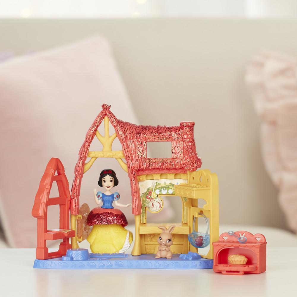 Disney Princess: Cottage Kitchen Playset - Snow White image