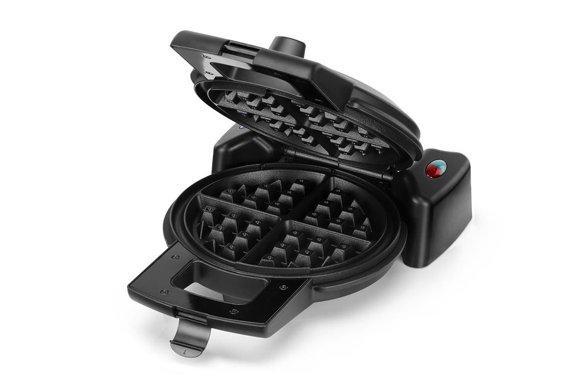 Buy Kogan 1000W Waffle Maker at Mighty Ape NZ