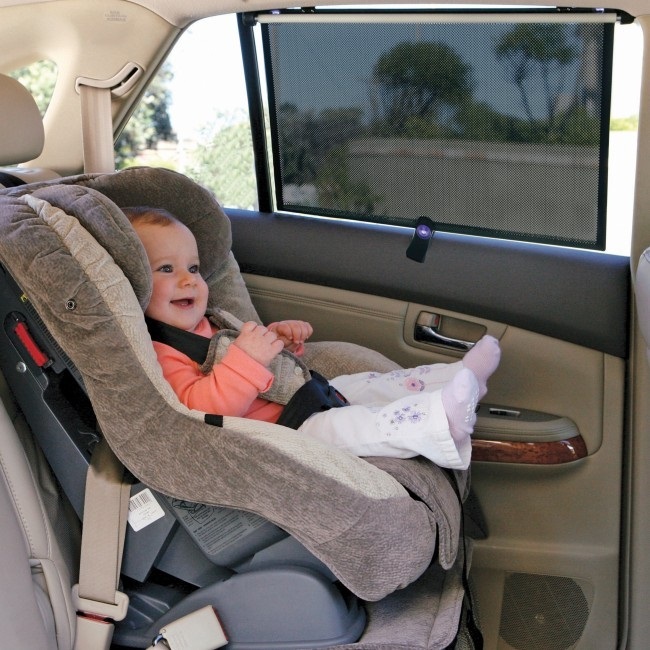 Dreambaby: Extra Wide Car Window Shade