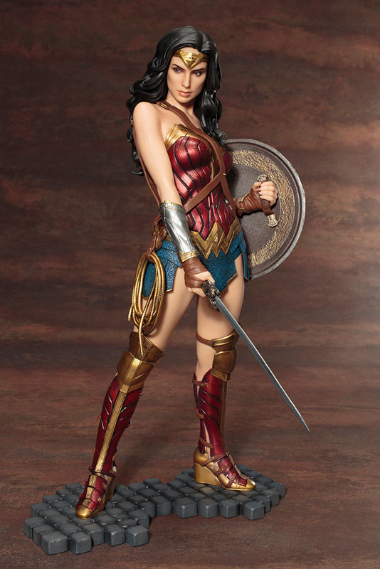 DC Comics: 1/6 Wonder Woman - Artfx+ Figure Set image