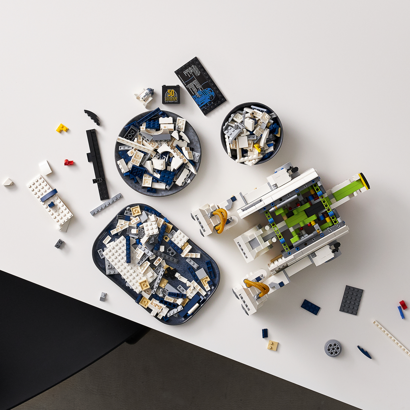 LEGO Star Wars: R2-D2 - (75308) image