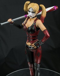 batman arkham city harley quinn statue
