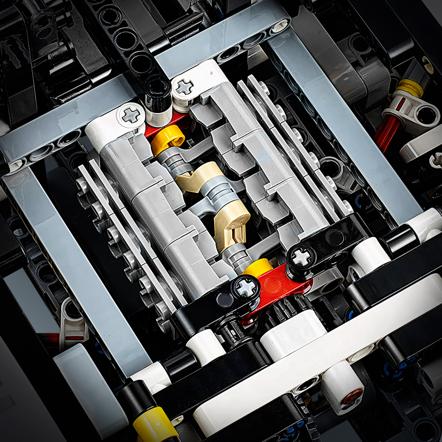 LEGO Technic - Porsche 911 RSR (42096) image