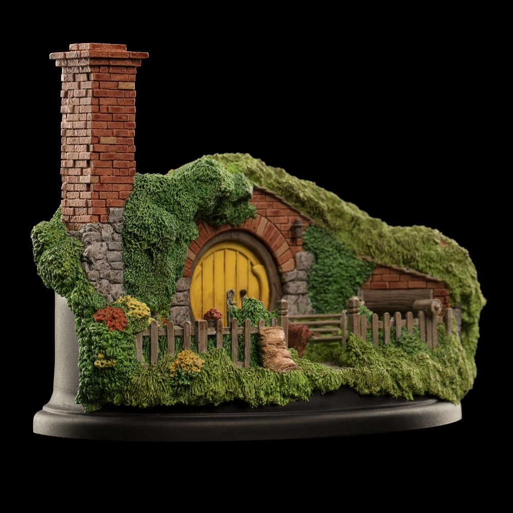 The Hobbit: 16 Bagshot Row - Hobbit Hole Statue