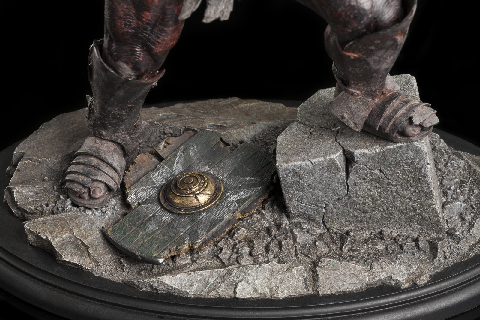 The Lord Of The Rings : Uruk-Hai Warrior 1/6th Scale Figure image