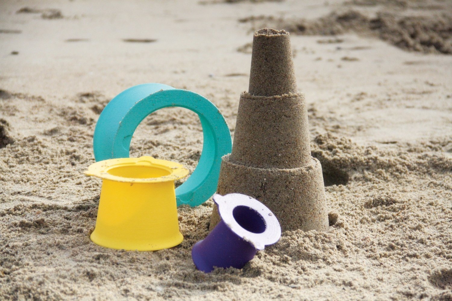 Quut: Alto Stackable Sandcastle image