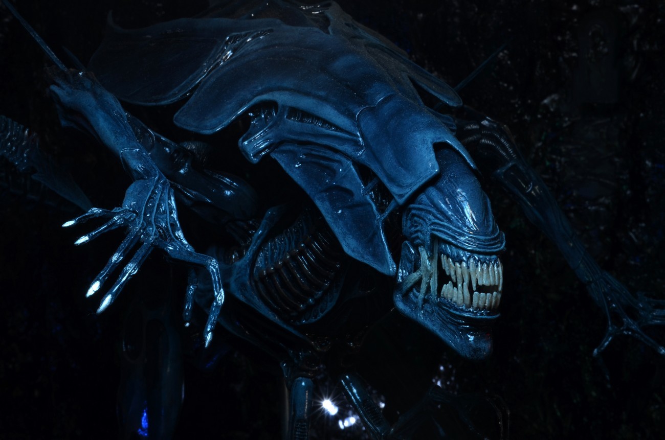 Aliens: Xenomorph Queen - Deluxe Action Figure