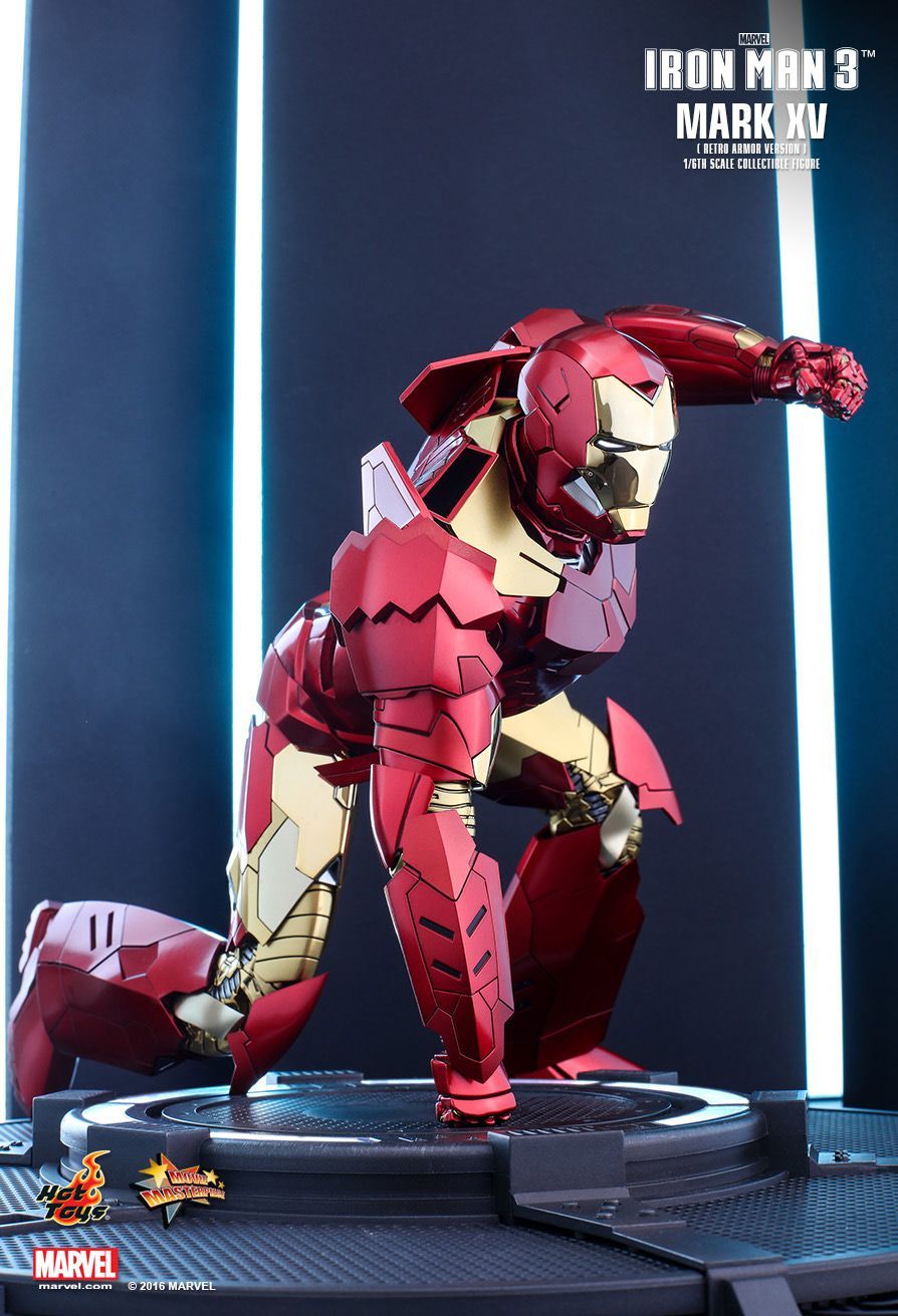 Iron Man 3: Mark XV Retro Armor - 1:6 Scale Figure image