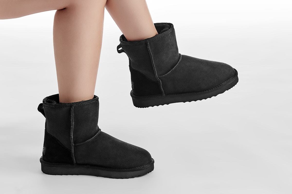 UGG Outback Premium Double Face Sheepskin Short Classic Boot (Black,