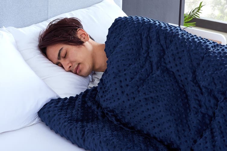 Kogan Mink Dot 7kg Weighted Cotton Blanket Navy at Mighty Ape NZ