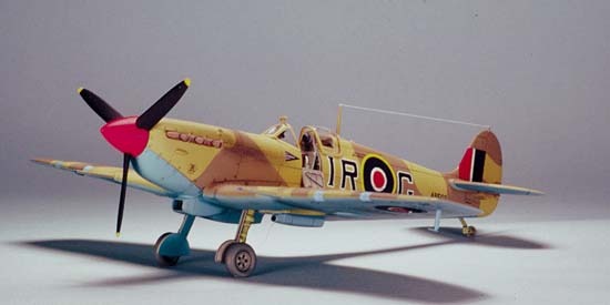 Tamiya British Supermarine Spitfire Mk.Vb Trop. 1/48 Aircraft Model Kit image