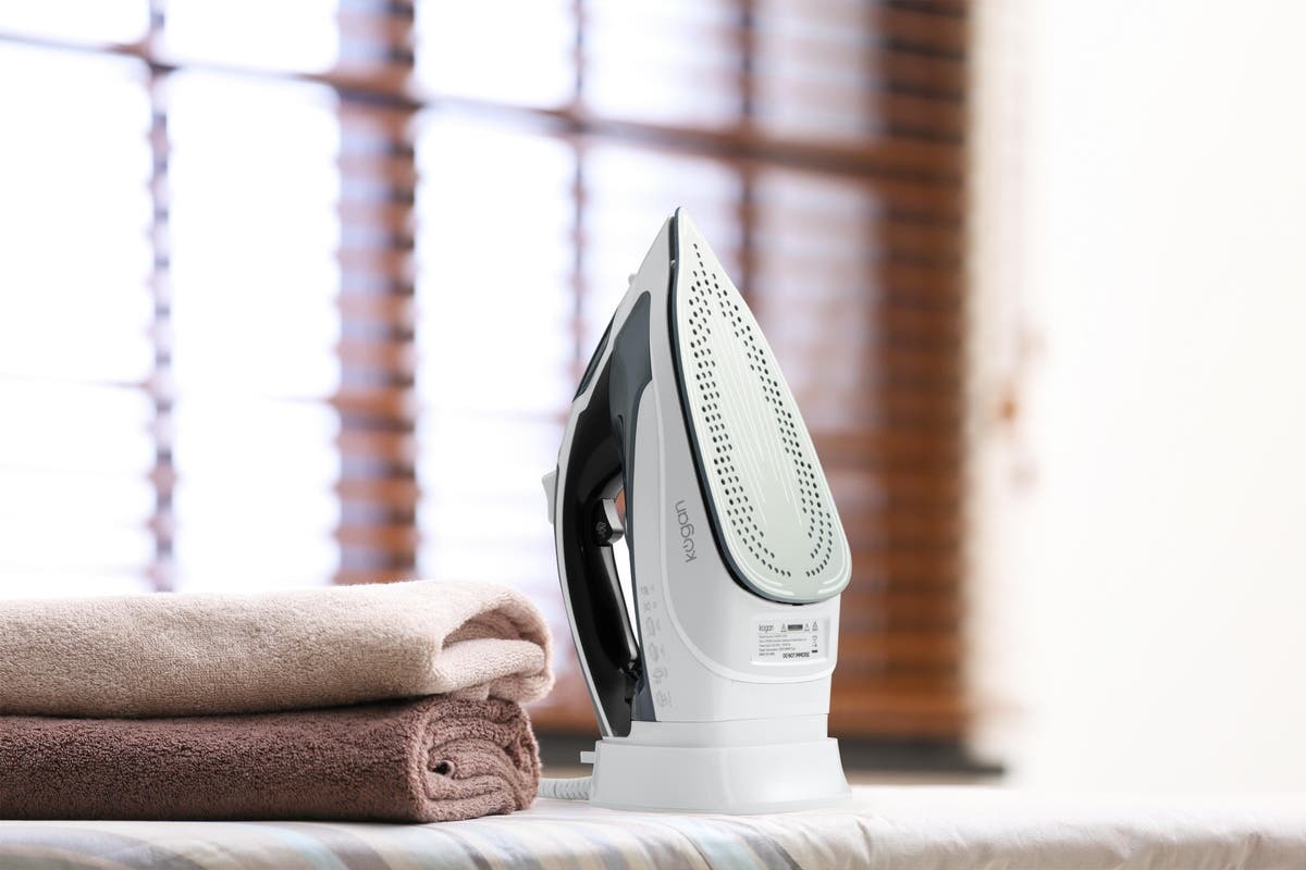 Kogan 2400W DuoGlide Cordless and Corded Steam Iron at Mighty Ape NZ