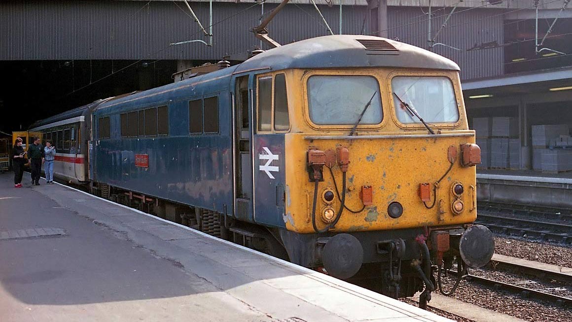 Hornby: BR Rail Blue ‘Robert Burns’ Class 87 87035 image
