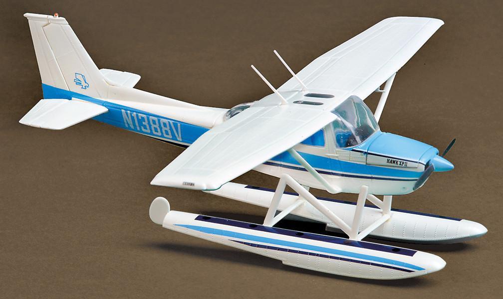 1/48 Cessna 172 Floatplane Model Kit at Mighty Ape NZ