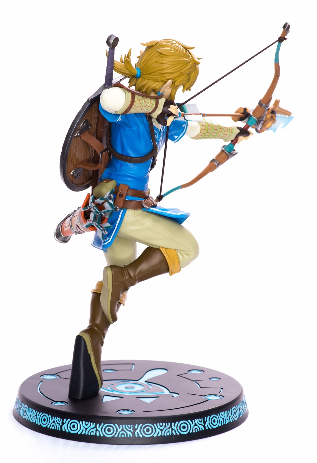 Legend of Zelda: Breath of the Wild - 10" Link PVC Statue image