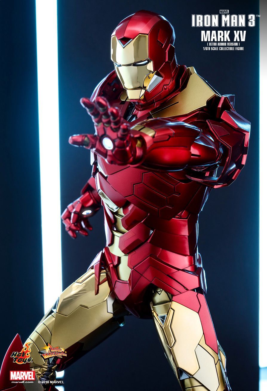 Iron Man 3: Mark XV Retro Armor - 1:6 Scale Figure image