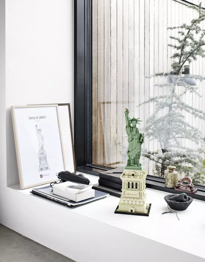 LEGO Architecture: Statue of Liberty (21042) image