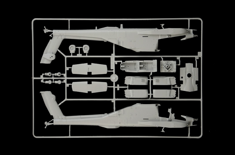 1:48 AH-64D Longbow Apache Model Kit image