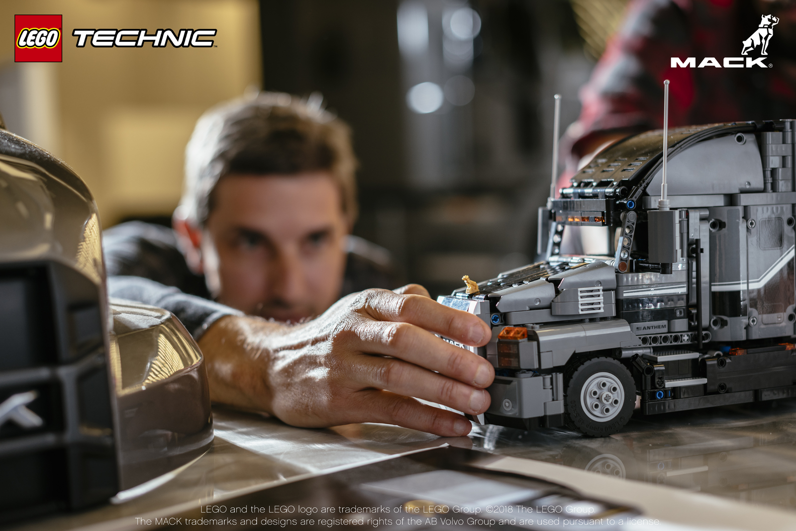 LEGO Technic: Mack Anthem (42078) image