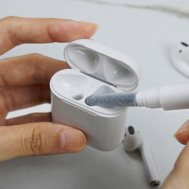 Goka 2in1 Headphone Cleaning Kit at Mighty Ape NZ