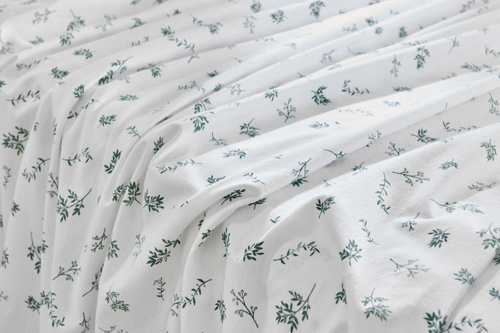 Ovela Leaves Print 150GSM Flannelette Bed Sheet Set (Super King, Green