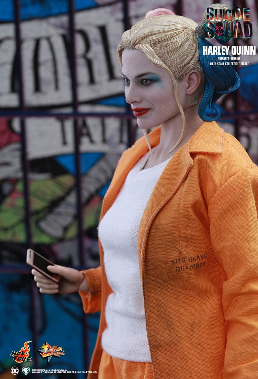 Harley Quinn (Prisoner Ver.) - 12" Articulated Figure image