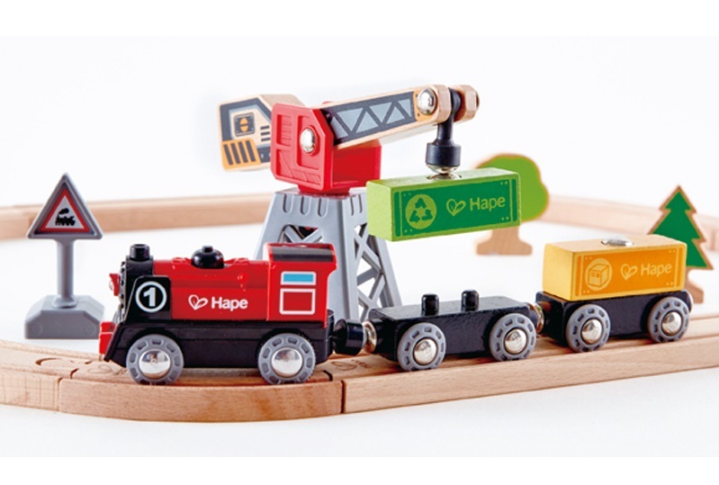 Hape: Cargo Delivery Loop - Wooden Railway Set image