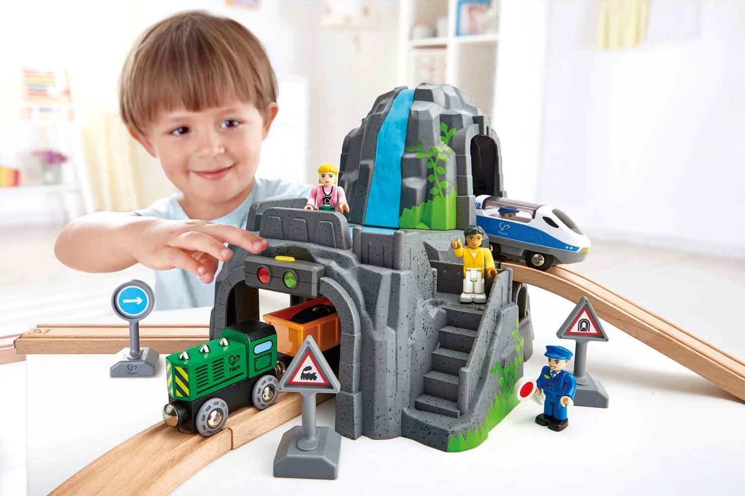 Hape: Light & Sound - Mountain Tunnel Set image