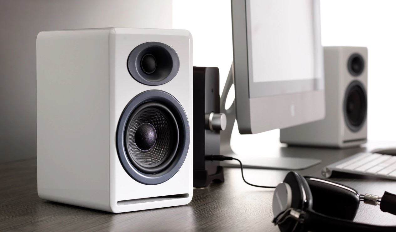 Audioengine P4 Passive Bookshelf Speakers (Pair) High-Gloss White