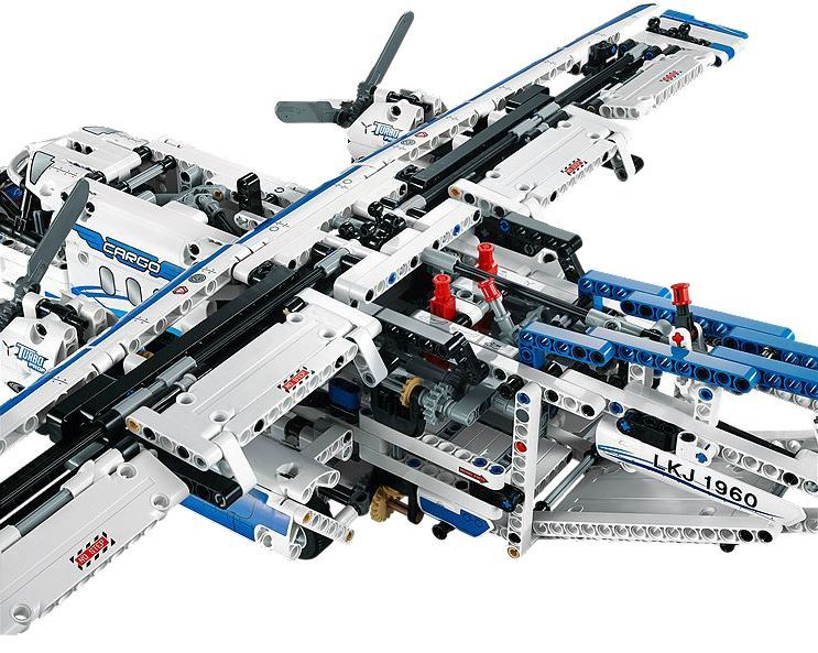 LEGO Technic - Cargo Plane (42025)