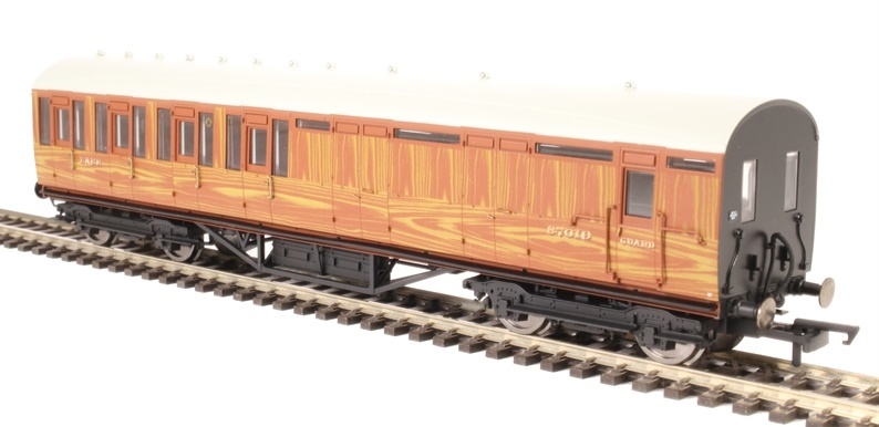 Hornby: LNER Thompson Non-corridor 3rd Class Brake Coach, Teak image