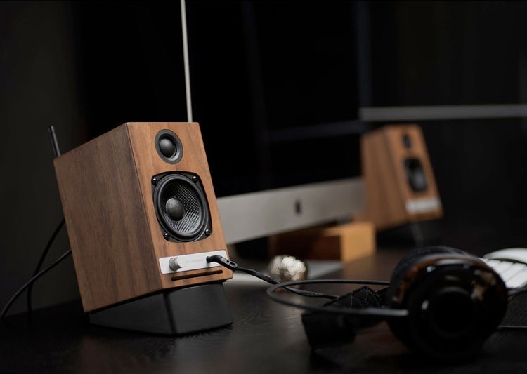 Audioengine HD3 Wireless Desktop Speakers Walnut